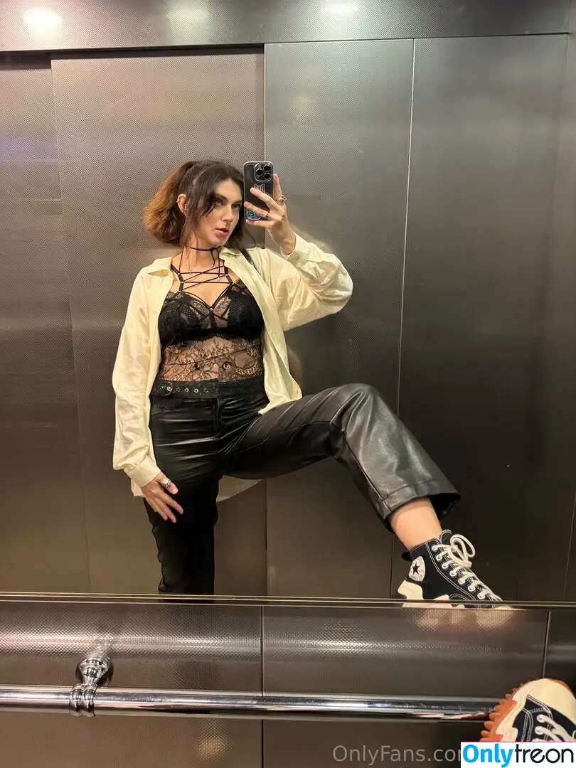 hot-tatty nude photo #0126 (hottoddyboutique)