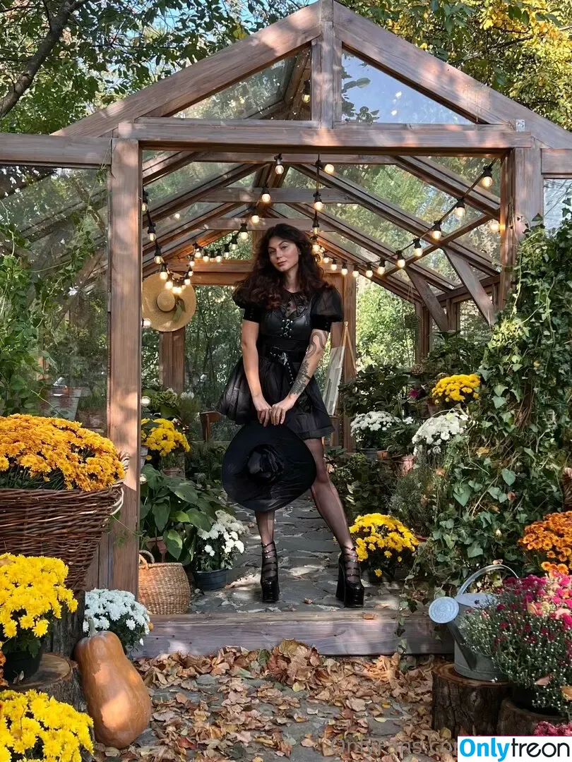 hot-tatty nude photo #0130 (hottoddyboutique)