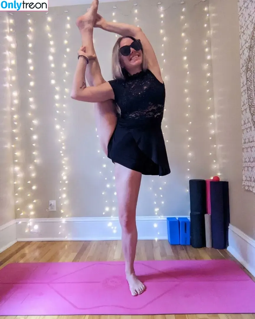 Hot Yoga Babe nude photo #0021 (hot-yoga / hotyoga_babe)