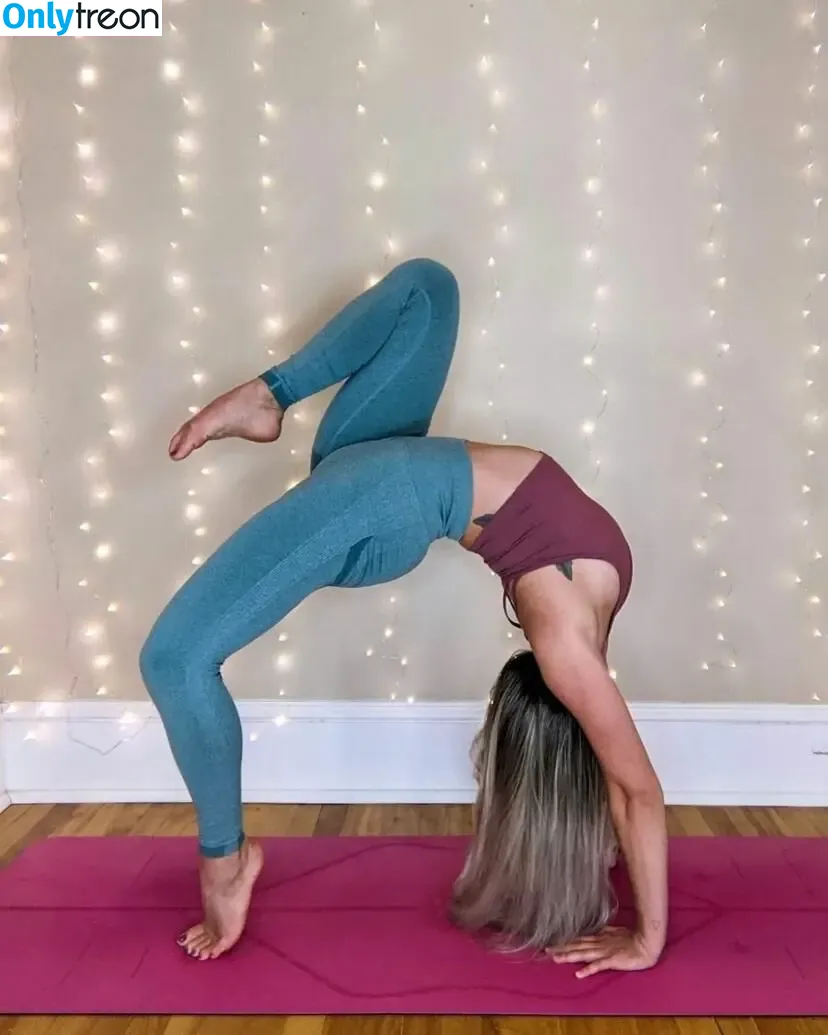 Hot Yoga Babe nude photo #0036 (hot-yoga / hotyoga_babe)