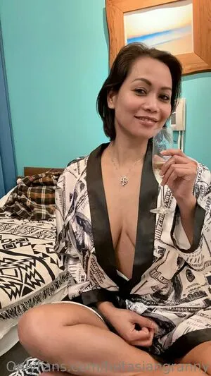 hotasiangranny / stillsexy_granny nude photo #0131