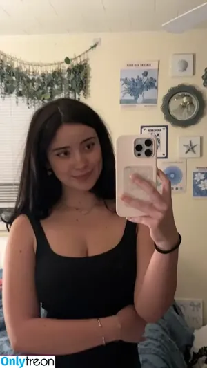Hotblockchain / Emily Cocea / cryptobaddie1 / Hotblockchain nude photo #0005