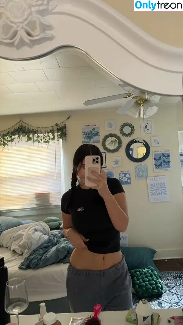 Hotblockchain / Emily Cocea / cryptobaddie1 nude photo #0042 (Hotblockchain)
