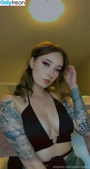 hotdogflavouredwaterr / shakinmyashe nude photo #0110