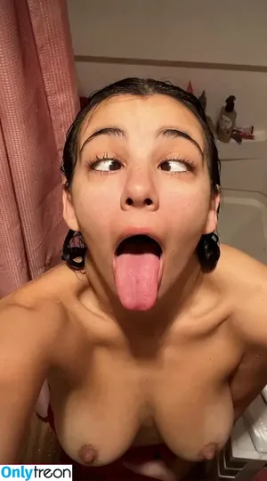 Hoteiviolet / veryhotvocab nude photo #0010