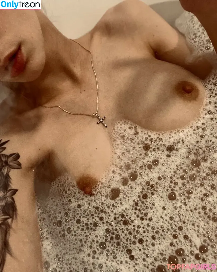 hotfallingdevil голая photo #0177 (hotfallingdevi / hotfallingdevil.official)