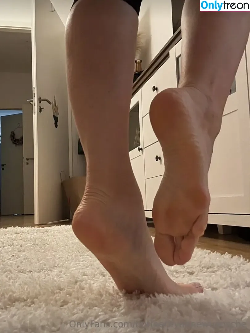 hotfeetbyannewuensche голая photo #0032 (hotfeetbyannewuensche)