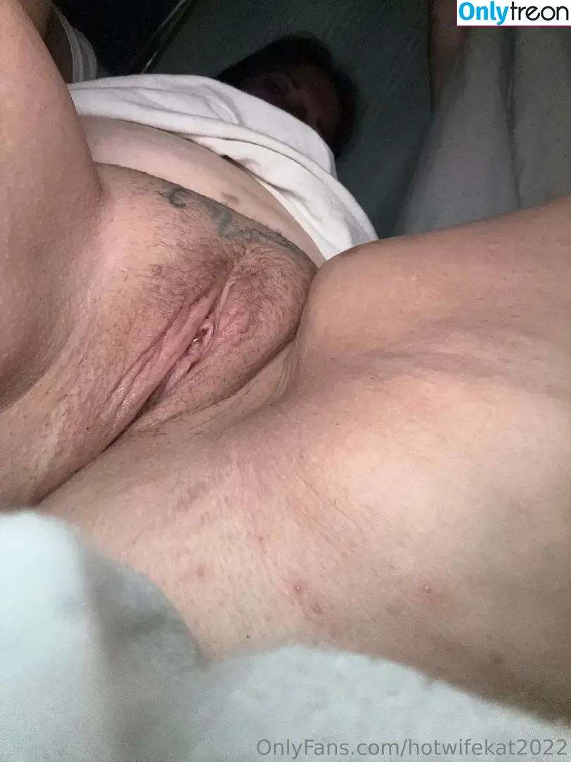 Hotwifekat2022 nude photo #0083 (Hotwifekat2022)