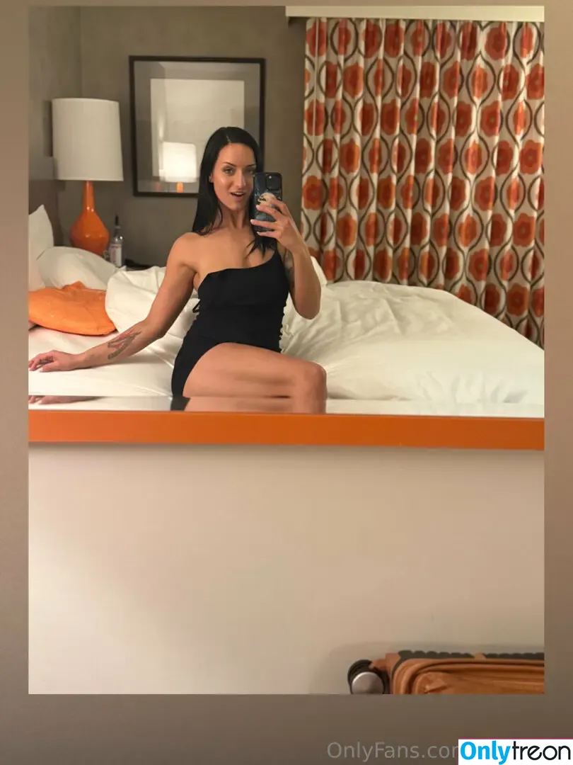 Houston Hotwife nude photo #0188 (Alyx_Urie / CheatOnHim99 / backshotbarbie96 / iammiyahouston)