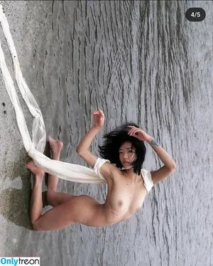 Hunnyb3ee nude photo #0013