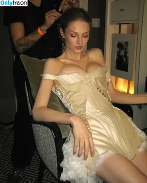 Hunter Schafer / hunterschafer nude photo #0690
