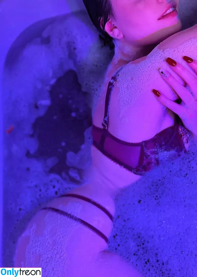 HuntrssWizard nude photo #0181 (Wizard / lunamothx)