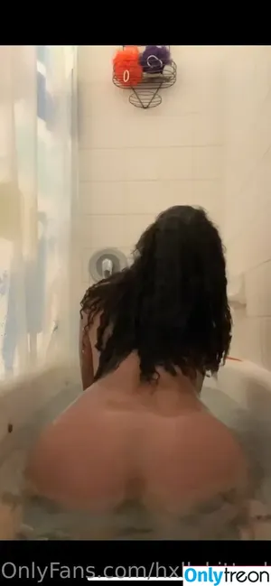 Hxllokittyslxt /  / Hxllokittyslut / Suckoncherry nude photo #0031