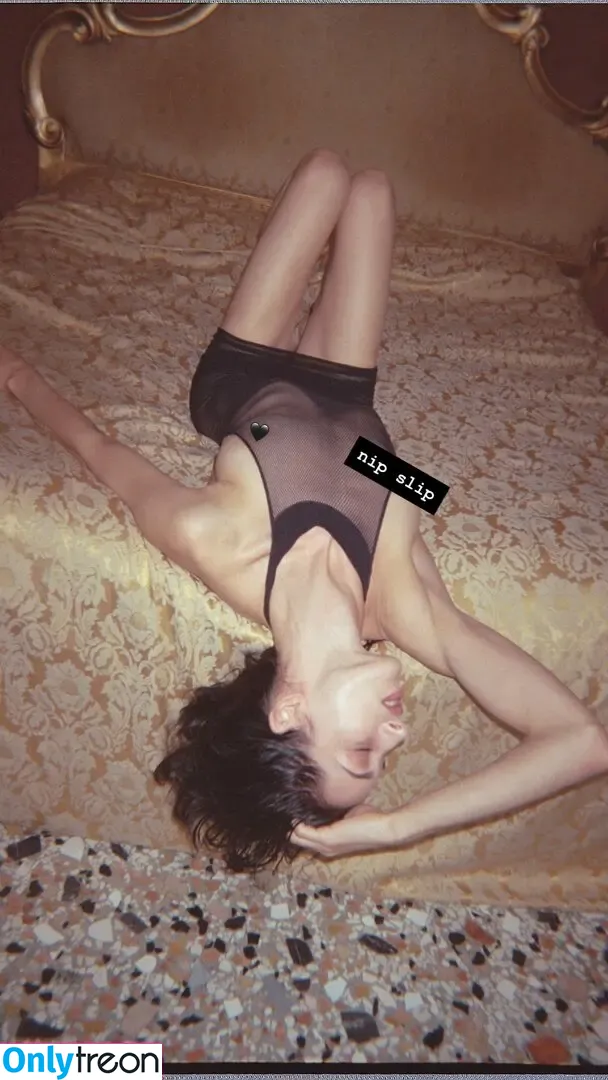 Hyperreaaal nude photo #0082 (Hypearr / Kamila Szalas / hypear / naked.anthropology / nakedanthropology)