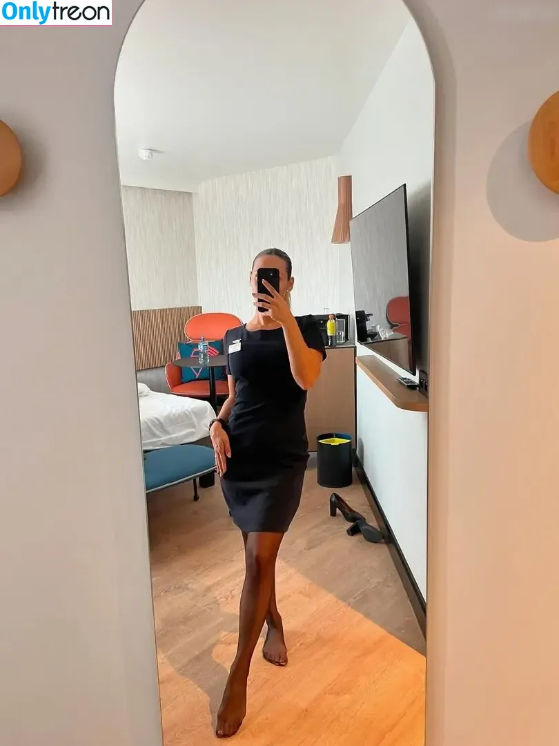 I.am.nicolepop nude photo #0017 (I.am.nicolepop)