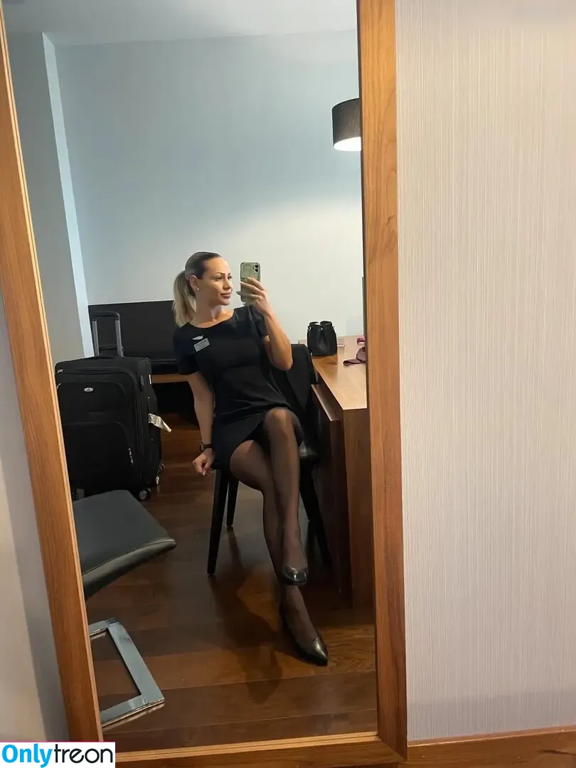 I.am.nicolepop nude photo #0021 (I.am.nicolepop)