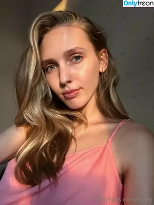  nude photo #0002