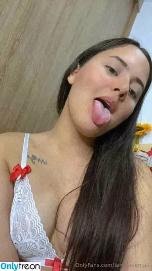 iamqueenjaii / iamqueenolizia nude photo #0704