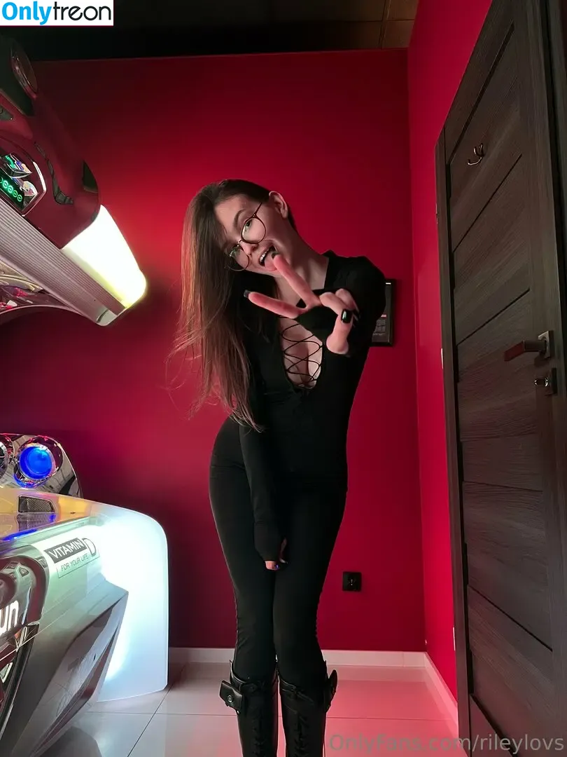 iamrileygrey nude photo #0026 (iamriley4)