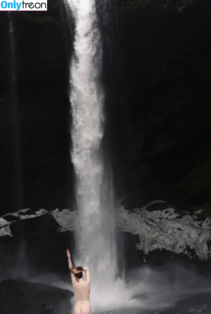 Icelandic Selkie nude photo #0721 (icelandicselkie / realmofhel.free)