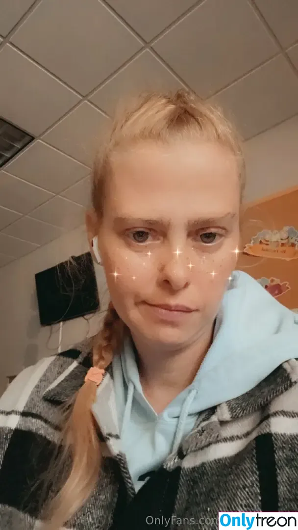 icequeen6235 голая photo #0003 (the_icequeenvibes)