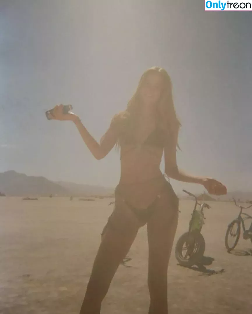 Ichelle Streekstra голая photo #0070 (tasasiatras)