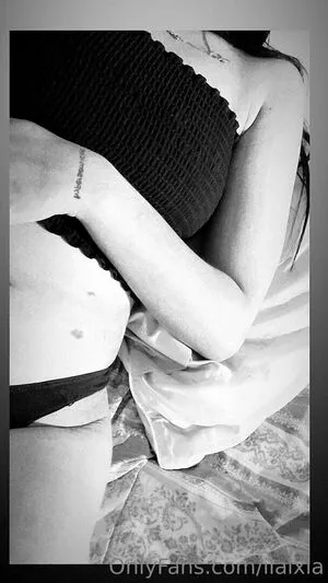 iialxia / iialexia._.slimesii nude photo #0001