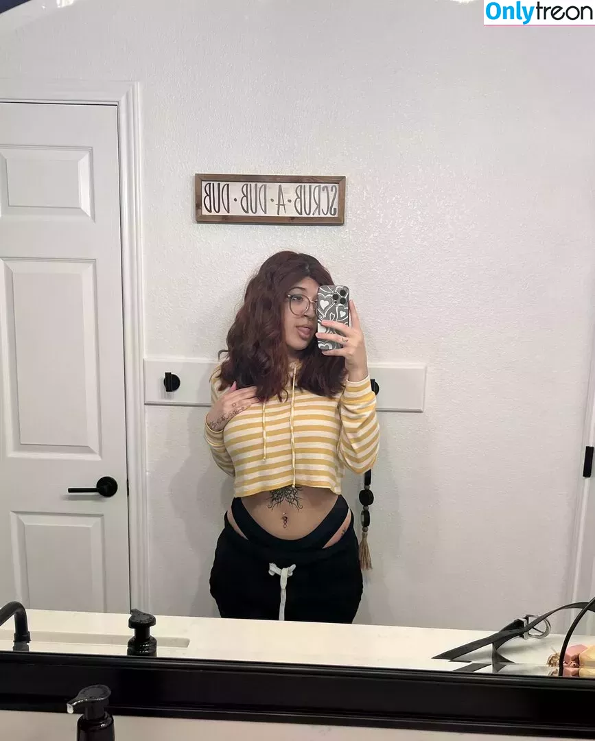 IiIjiggles nude photo #0088 (idali.guebara18 / jigglesssss / peachyidali)