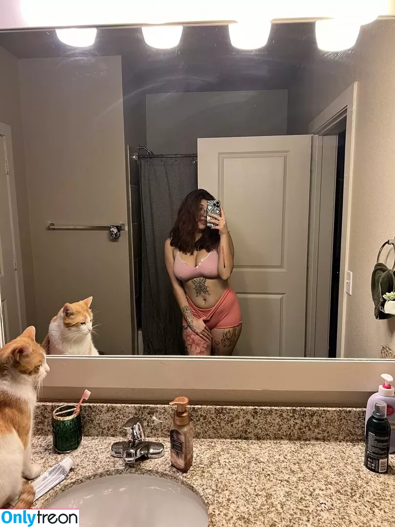 IiIjiggles голая photo #0091 (idali.guebara18 / jigglesssss / peachyidali)