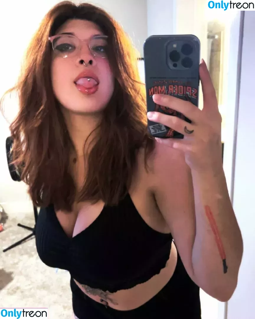 IiIjiggles голая photo #0117 (idali.guebara18 / jigglesssss / peachyidali)