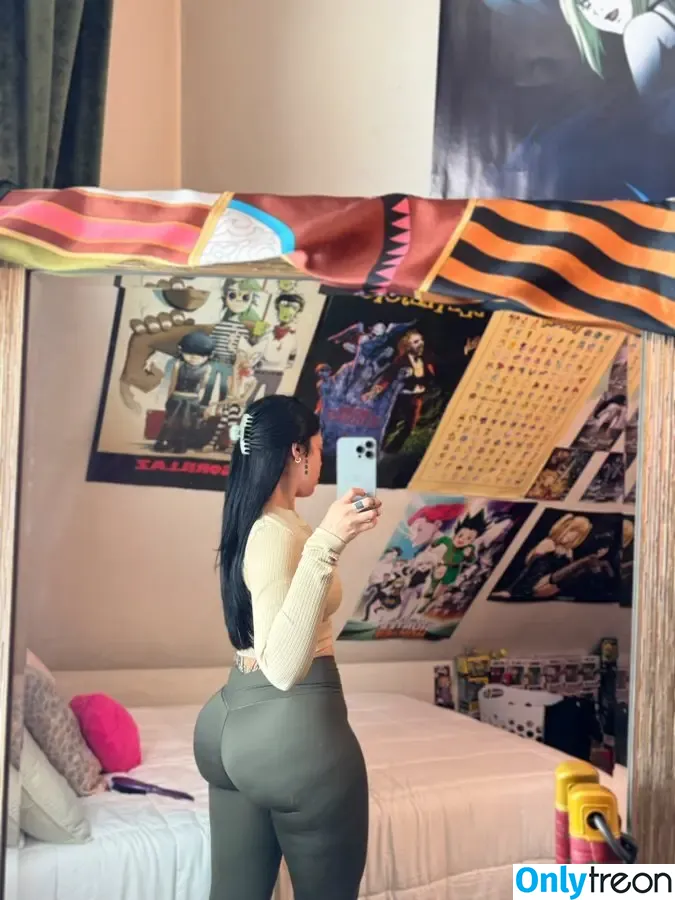 iiix3 nude photo #0001 (diizzzzle)