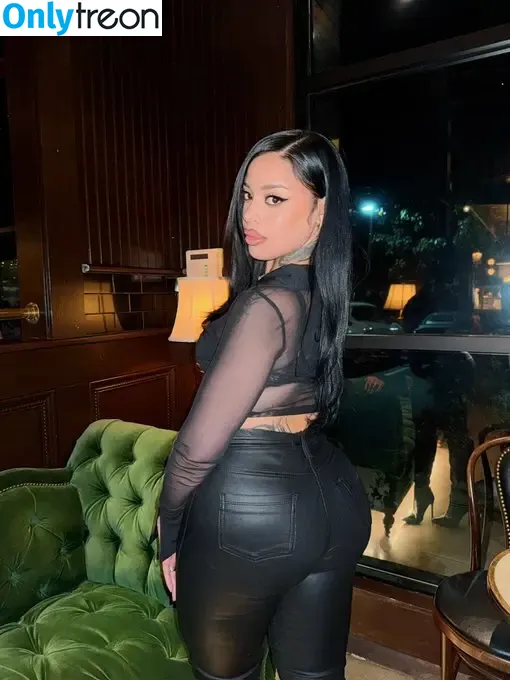 iiix3 nude photo #0006 (diizzzzle)