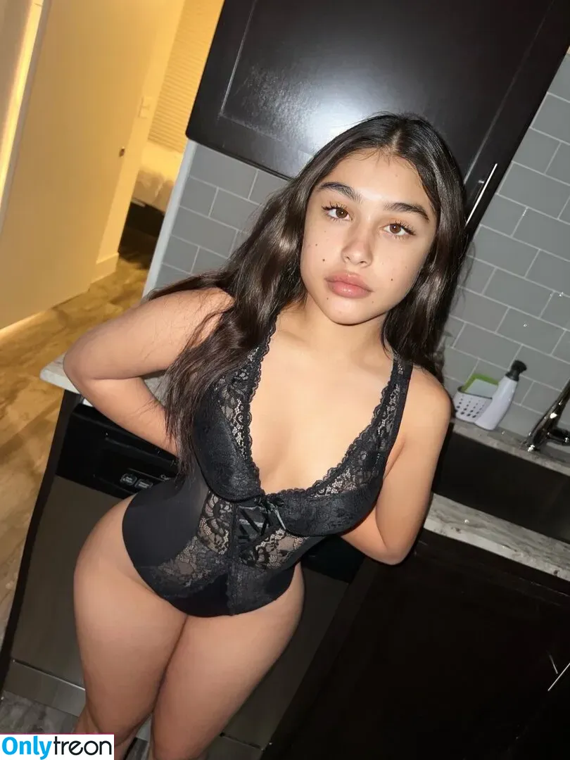 Iiluvava_ голая photo #0029 (Isabelapremium3 / iluvavaa1)