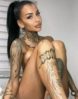 Iinkiira nude photo #0001