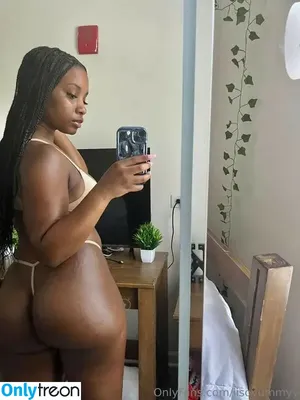 iisoyummy / kail.ynnxo nude photo #0002