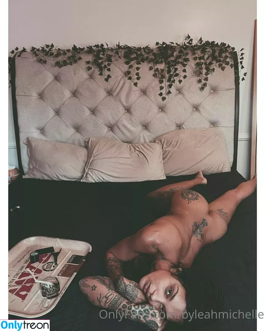 iitsleahtho nude photo #0064 (iitsleahtho)