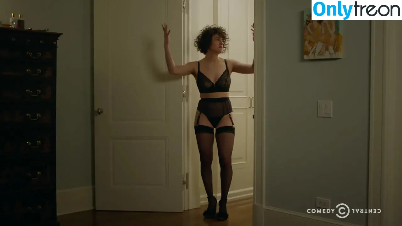 Ilana Glazer nude photo #0005 (ilana)