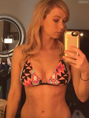Iliza Shlesinger / ilizas nude photo #0250