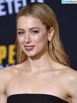 Iliza Shlesinger / ilizas nude photo #0325