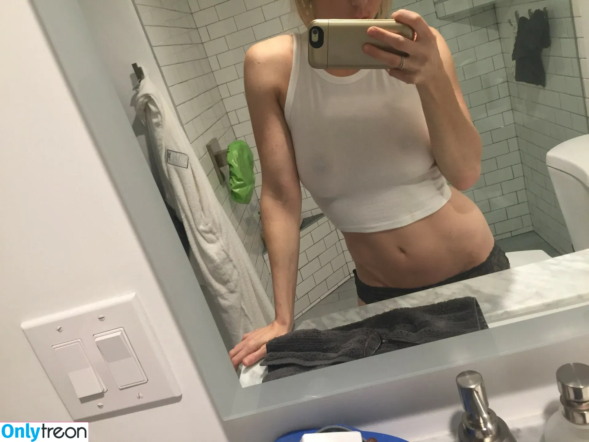 Iliza Shlesinger nude photo #0187 (ilizas)