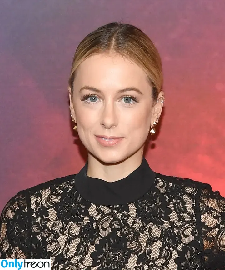 Iliza Shlesinger nude photo #0327 (ilizas)