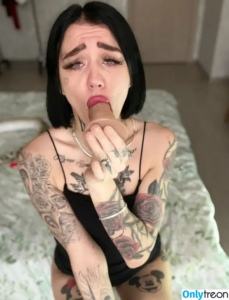 ilona_garna nude photo #0219 (ilonamaher)
