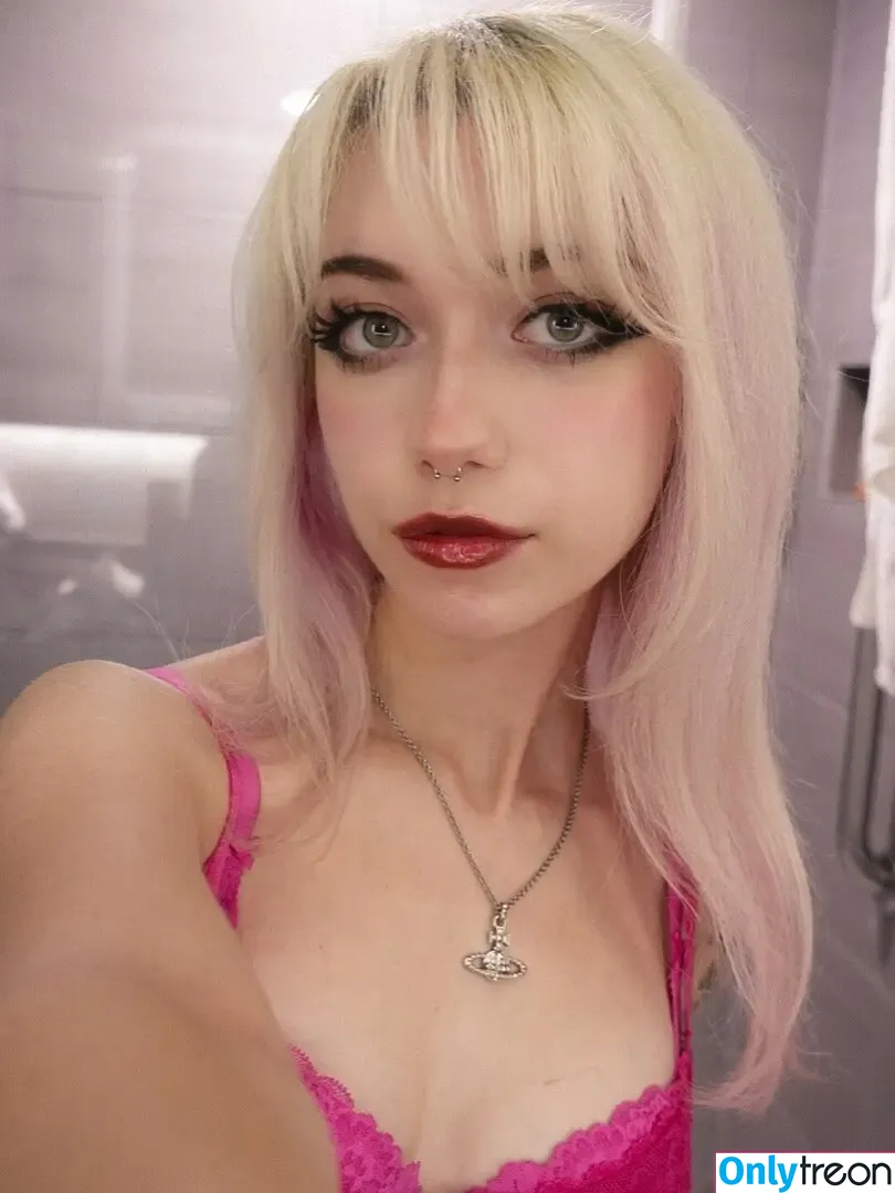Iluvmeww nude photo #0719 (iluvmey)