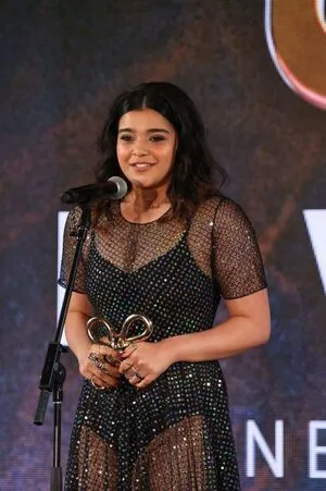 Iman Vellani / 156335795 / imanvellaniactress фото голая #0040