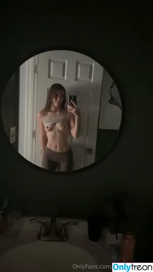 Imaprilmaexo / imaprilmae nude photo #0001