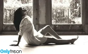 Imelda May / imeldaofficial nude photo #0011