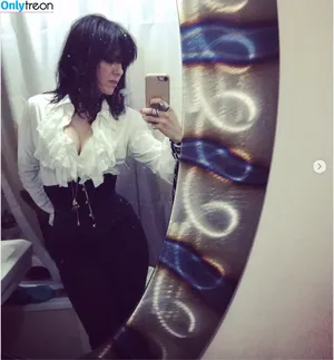 Imelda May / imeldaofficial nude photo #0019