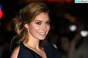 Imogen Poots / impoots nude photo #0001