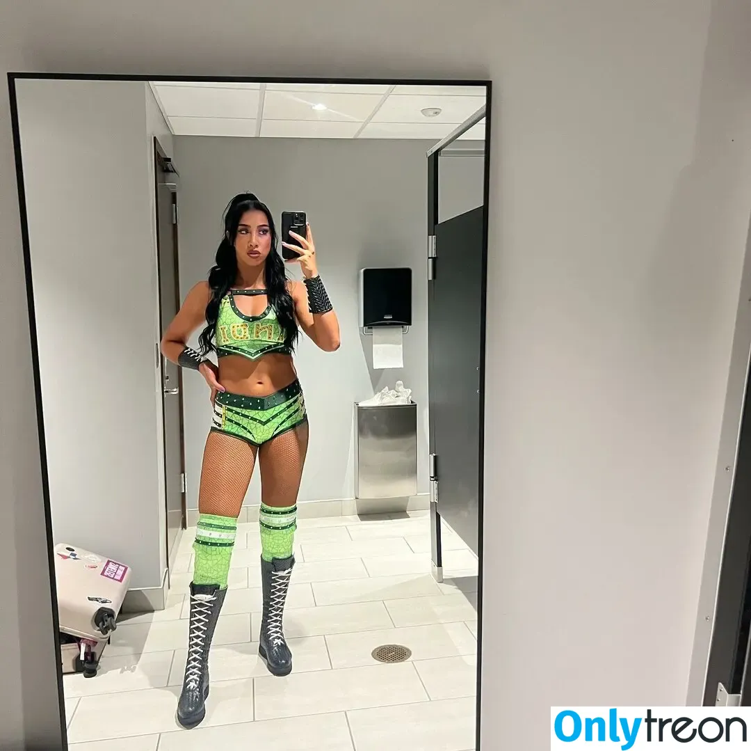 Indi Hartwell голая photo #0033 (indihartwell)