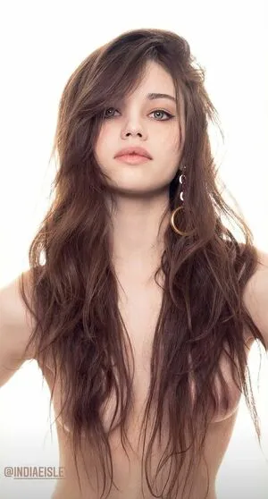 India Eisley / indiaeisley nude photo #0039